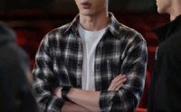 《别人玩命逃生，我拿粉色锤锤虐BOSS（83集）》热门短剧全集免费点播