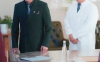 《从保安到首富，全靠骗子助攻（80集）》短剧全集免费在线畅览