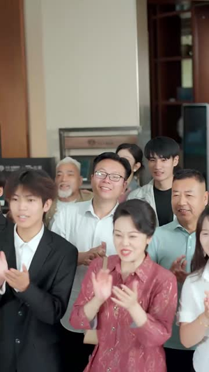 回春公寓房东他开挂了  (60集)短剧在哪个平台