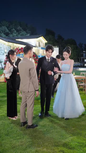 学姐请庇护（60集）短剧免费分享