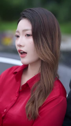 万界收租，女帝也得上供（60集）第一集