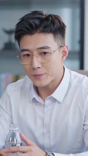 坏了!刚上大一就被坏学姐盯上了(9集) 坏了!刚上大一就被坏学姐盯上了(9集)免费短剧合集