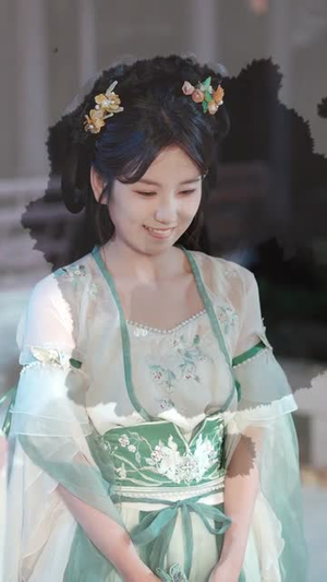凡女,我靠宝龙分身修成仙(107集) 凡女,我靠宝龙分身修成仙(107集)剧情简介